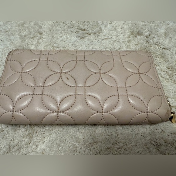Michael Kors Tan Quilted Wallet - Picture 13 of 14